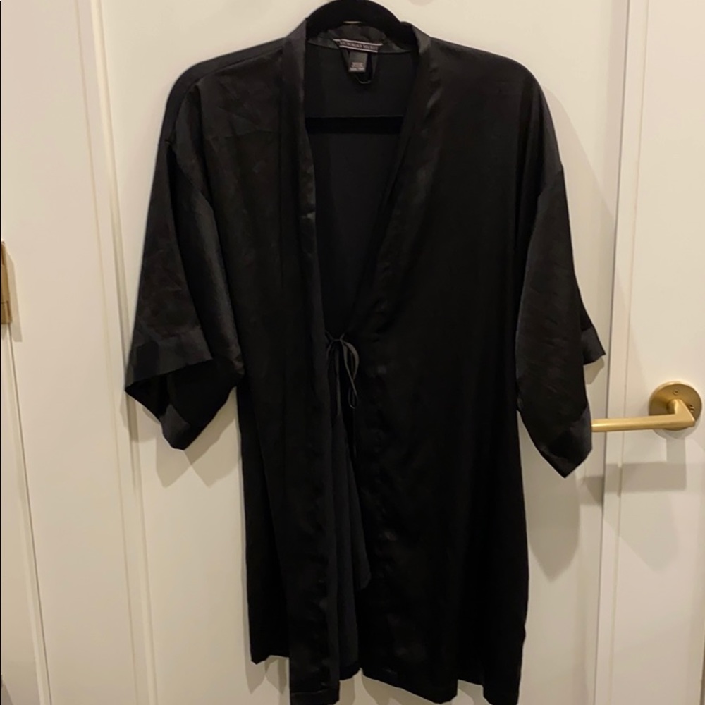 Victoria’s Secret black robe with pockets
